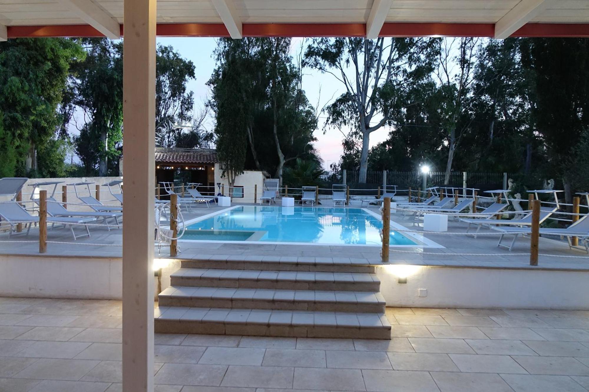 Giardini Sausari Residence Punta Prosciutto Esterno foto